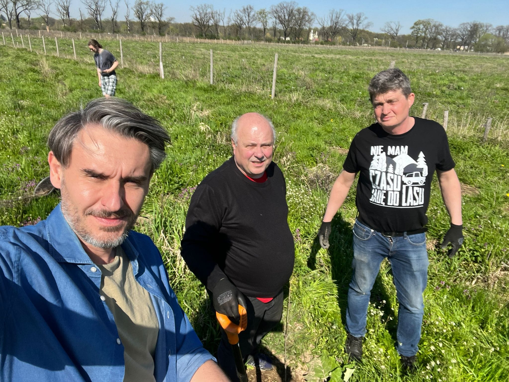 2023 04 22 Wrocław sadzenie drzew na Osobowicach 3